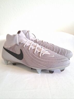 Nike Phantom Luna 2 Elite SG Pro AC Grey Soccer Cleats